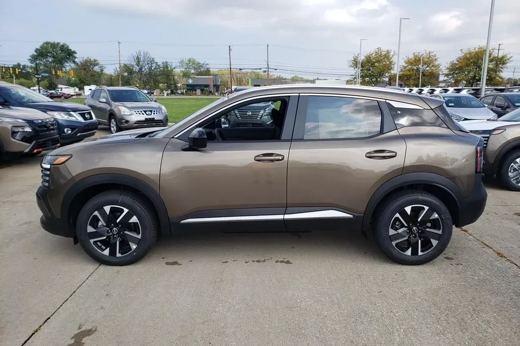 2026 Nissan Kicks SV photo 1