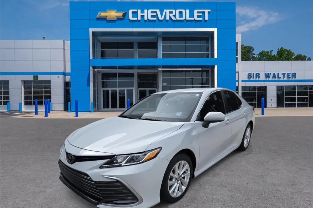 2023 Toyota Camry LE photo 1