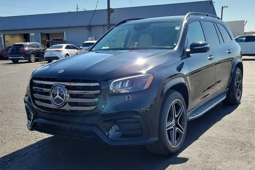 2025 Mercedes Benz GLS 450 4MATIC photo 1