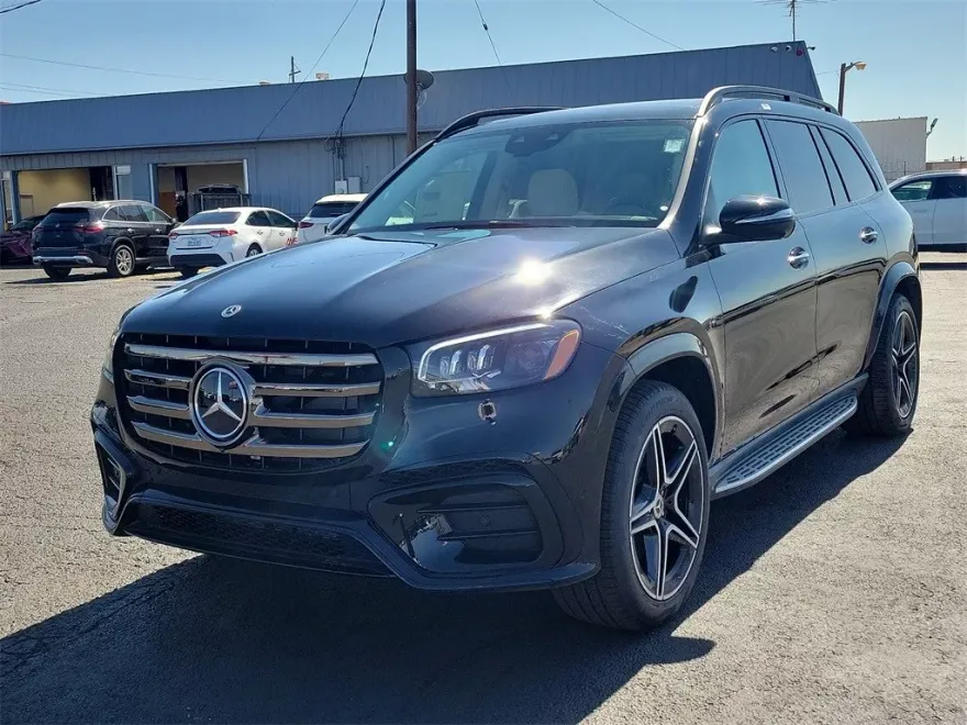 2025 Mercedes Benz GLS 450 4MATIC photo 1