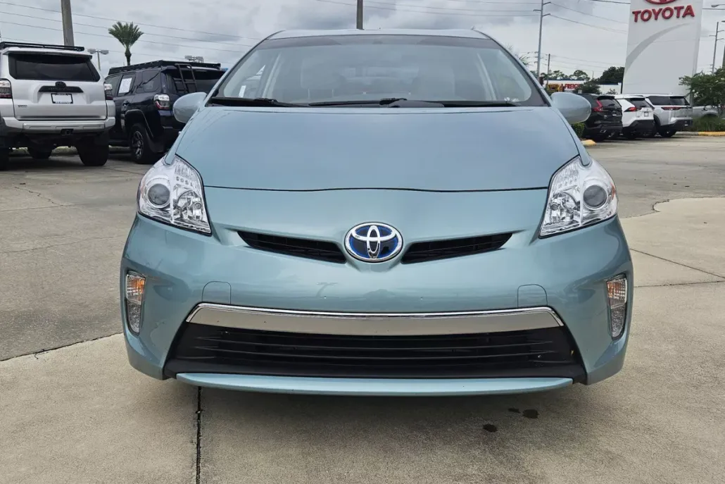2015 Toyota Prius One photo 1