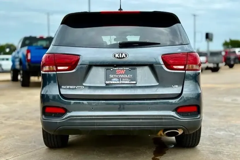 2020 Kia Sorento S photo 1