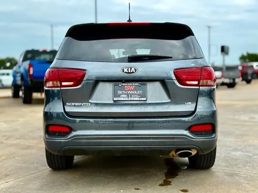 2020 Kia Sorento S photo 1