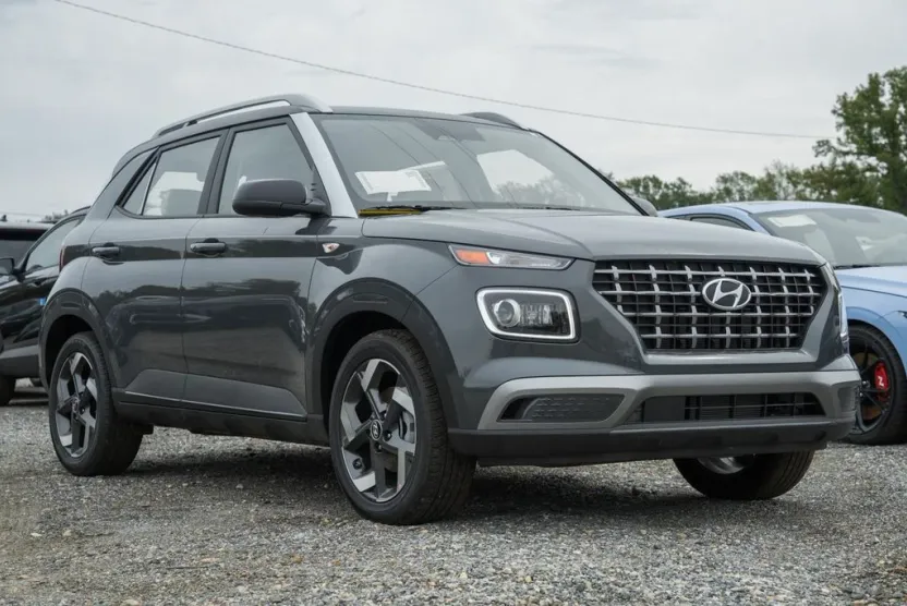 2025 Hyundai Venue Limited photo 1