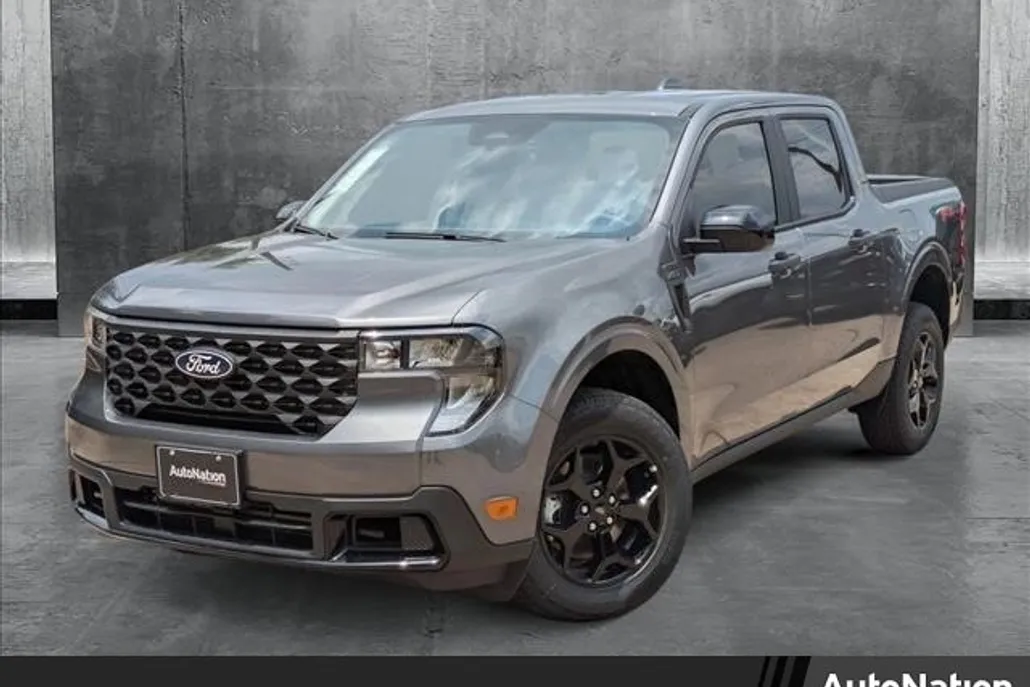 2025 Ford Maverick XLT photo 1
