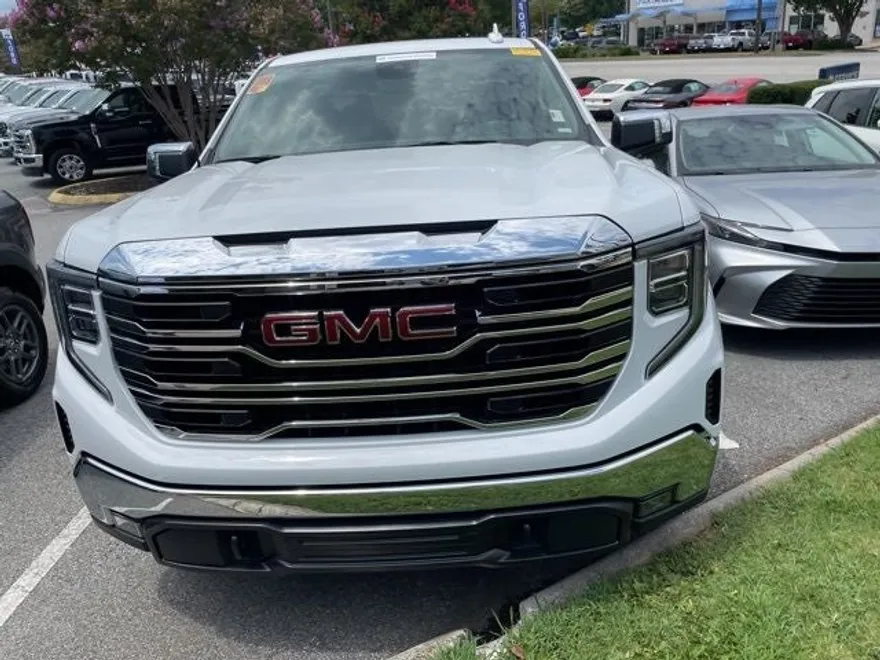 2024 Gmc Sierra 1500 SLT photo 1