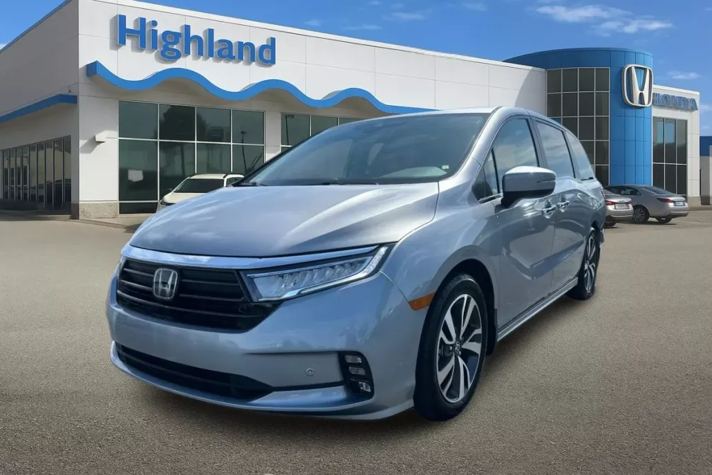 2023 Honda Odyssey Touring photo 1
