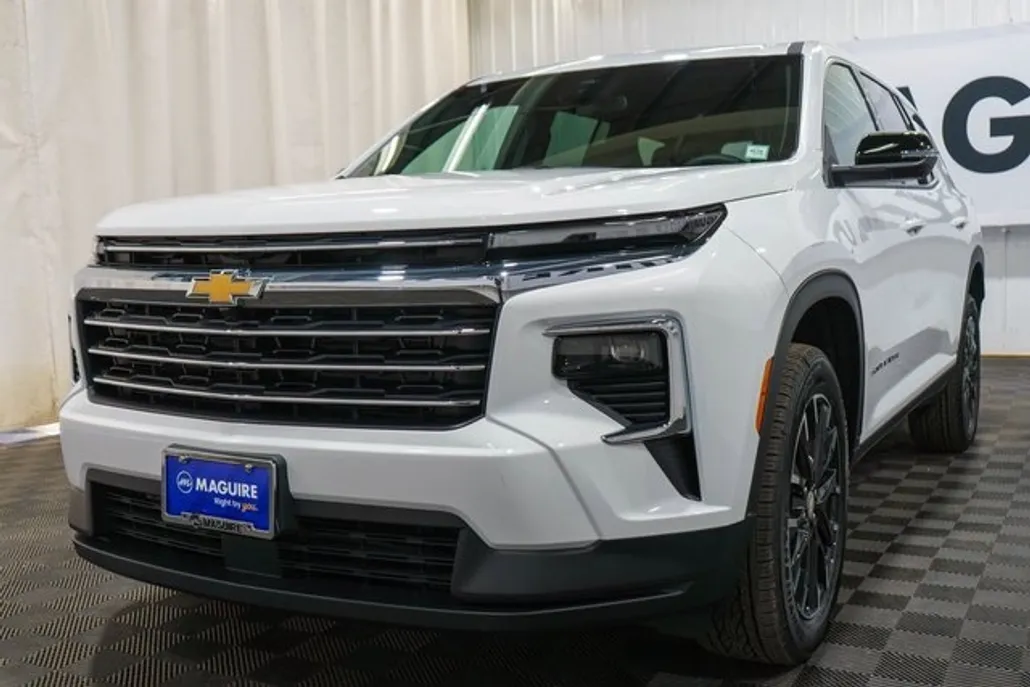 2026 Chevrolet Traverse photo 1