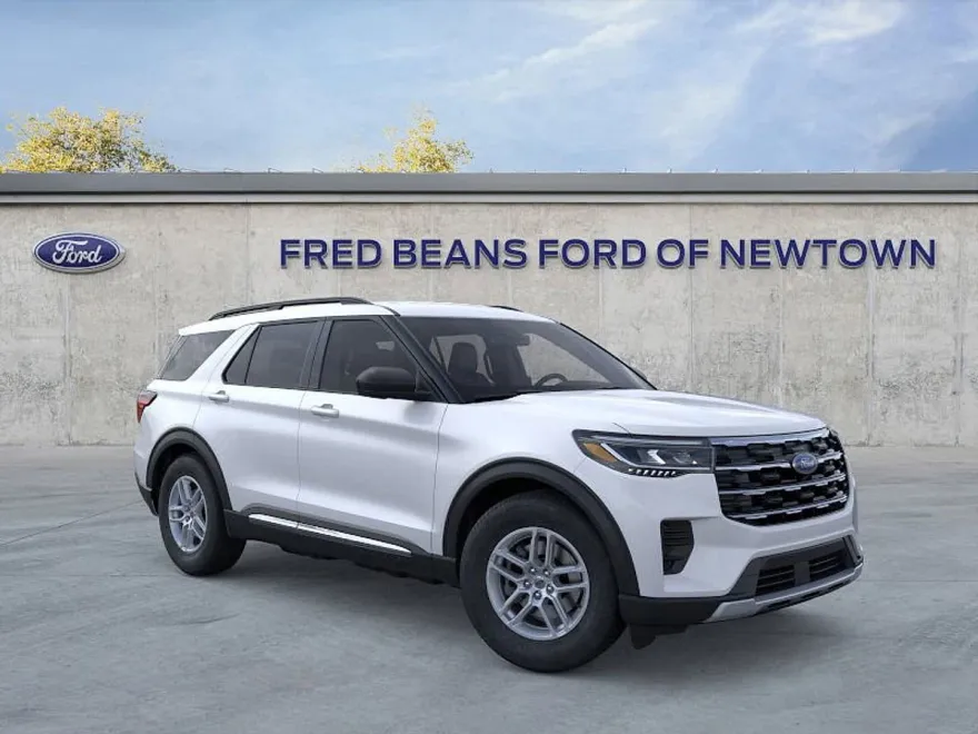 2025 Ford Explorer photo 1