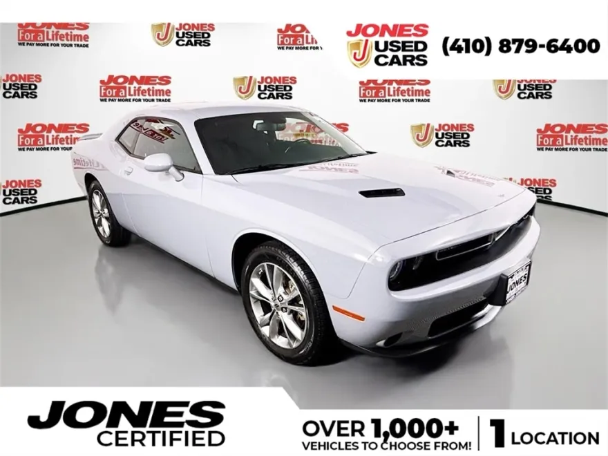 2022 Dodge Challenger SXT photo 1