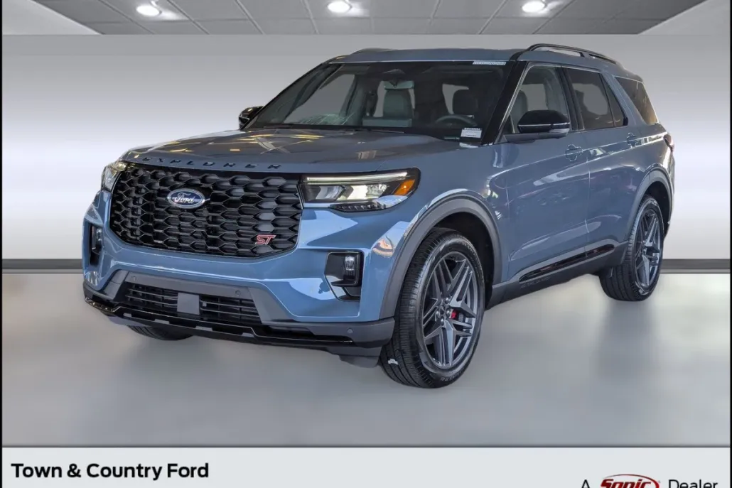 2025 Ford Explorer ST photo 1