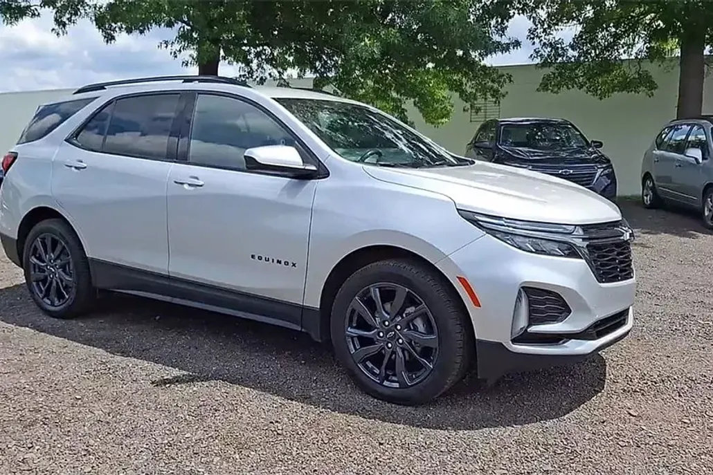 2022 Chevrolet Equinox RS photo 1