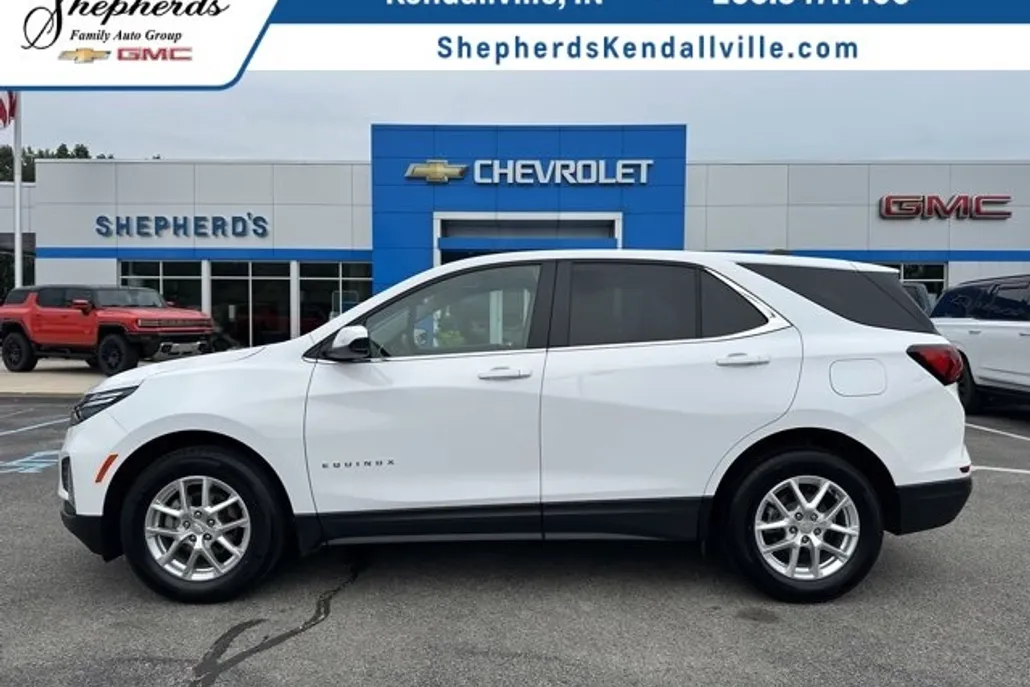 2022 Chevrolet Equinox LT photo 1