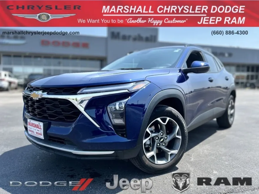 2024 Chevrolet Trax LT photo 1