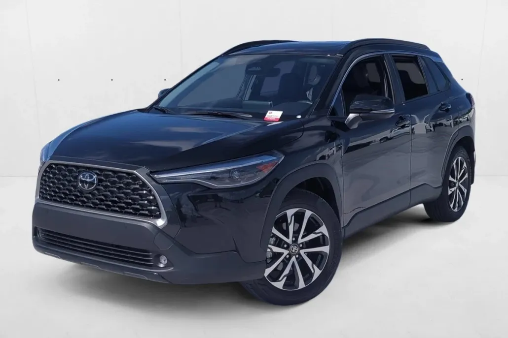 2024 Toyota Corolla Cross XLE photo 1