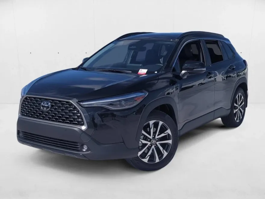 2024 Toyota Corolla Cross XLE photo 1