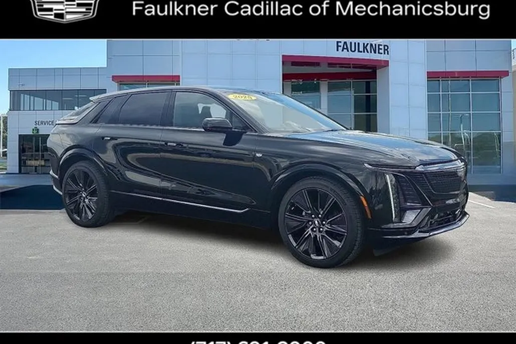2025 Cadillac Lyriq Sport photo 1