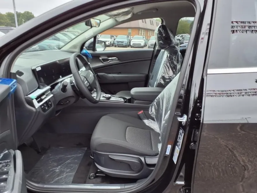 2026 Kia Sportage Hybrid LX photo 1