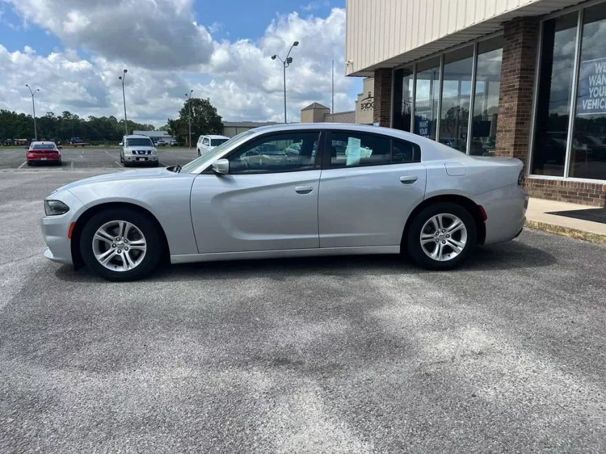2020 Dodge Charger SXT photo 1