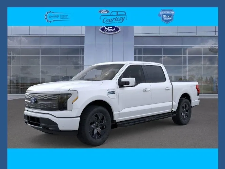 2025 Ford F-150 Lightning Lariat photo 1