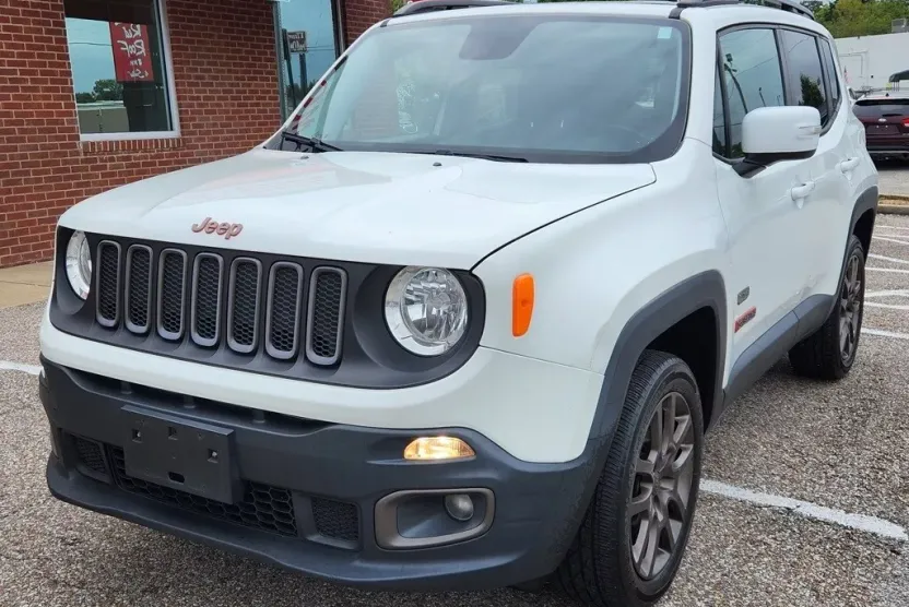 2016 Jeep Renegade Latitude North Edition photo 1