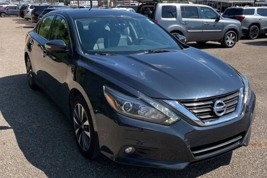 2016 Nissan Altima 2.5 SL photo 1