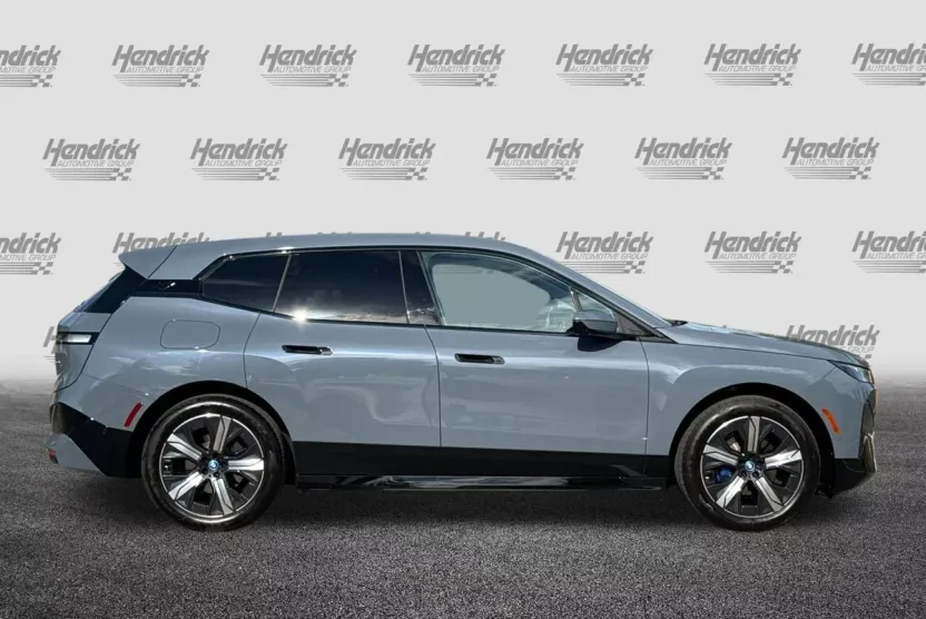 2025 Bmw iX photo 1