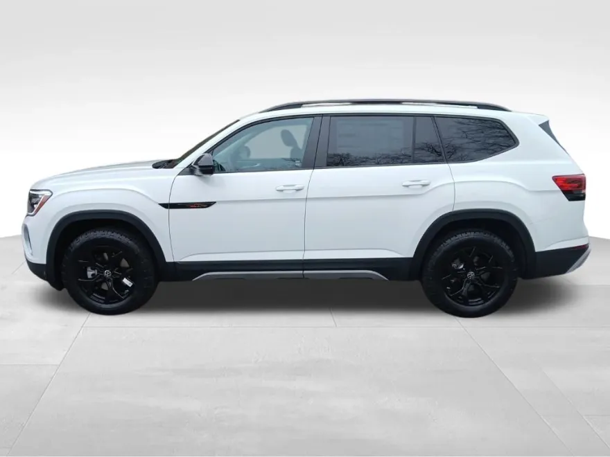 2025 Volkswagen Atlas Peak Edition SE photo 1