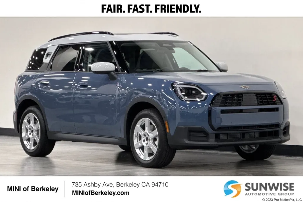 2025 Mini Countryman Signature photo 1
