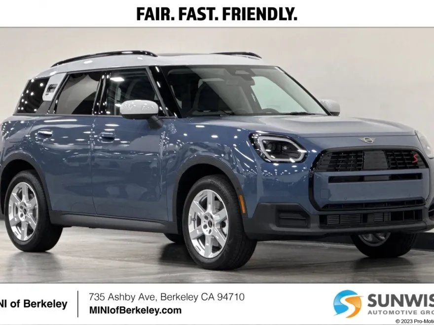 2025 Mini Countryman Signature photo 1