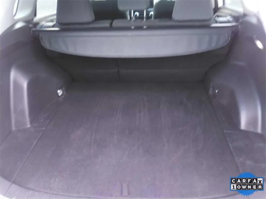 2023 Toyota RAV4 XLE photo 1