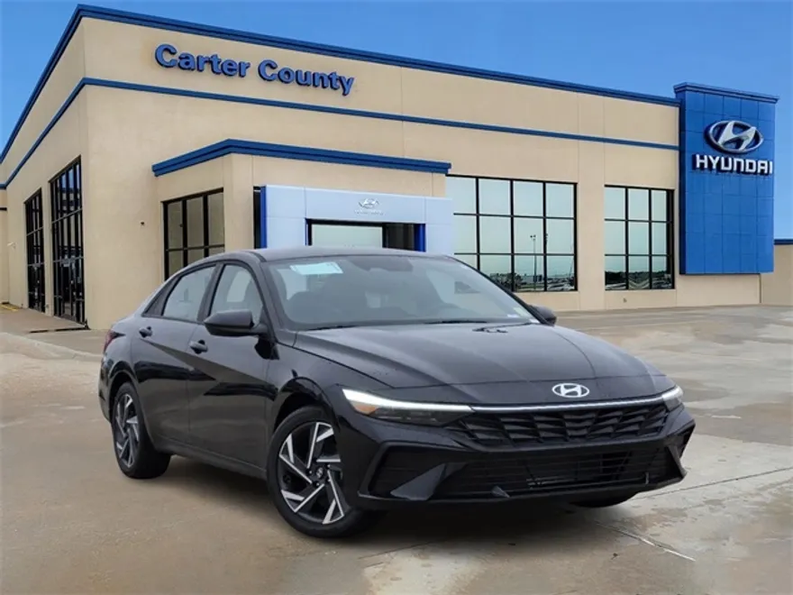2025 Hyundai Elantra SEL Sport photo 1