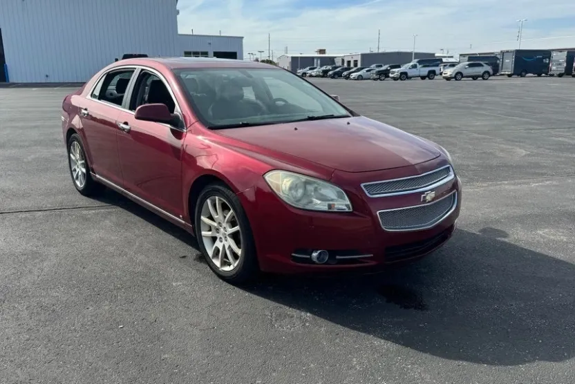 2010 Chevrolet Malibu LTZ photo 1