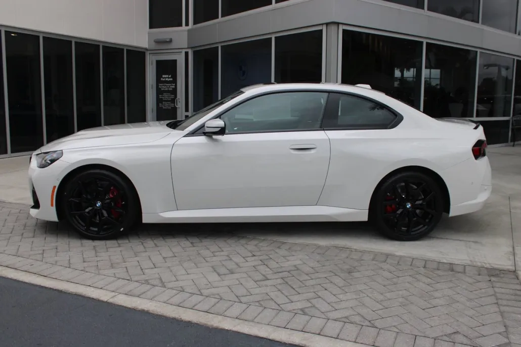 2026 Bmw 230i Coupe photo 1