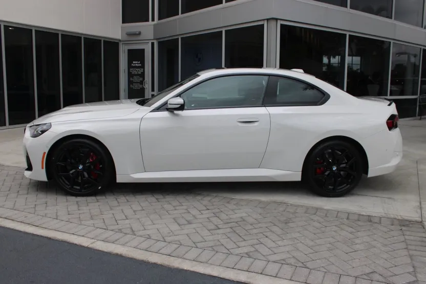 2026 Bmw 230i Coupe photo 1