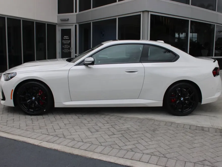 2026 Bmw 230i Coupe photo 1