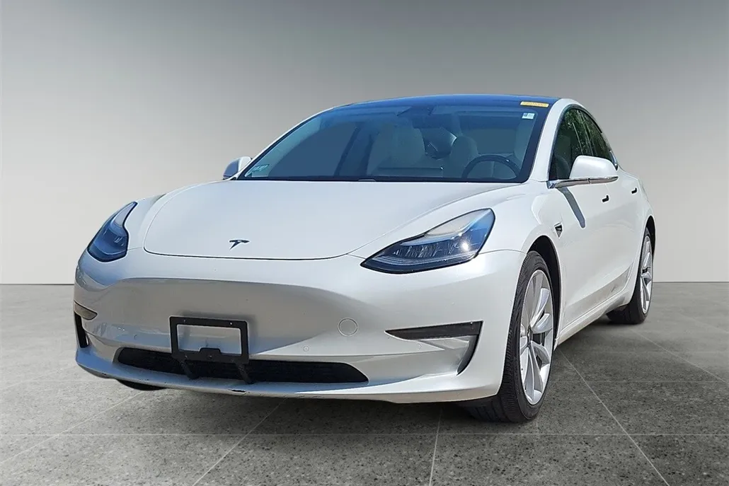 2018 Tesla Model 3 photo 1