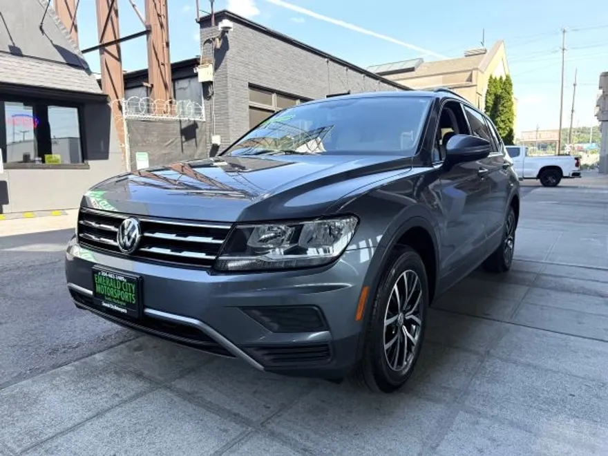 2019 Volkswagen Tiguan SE Sport photo 1