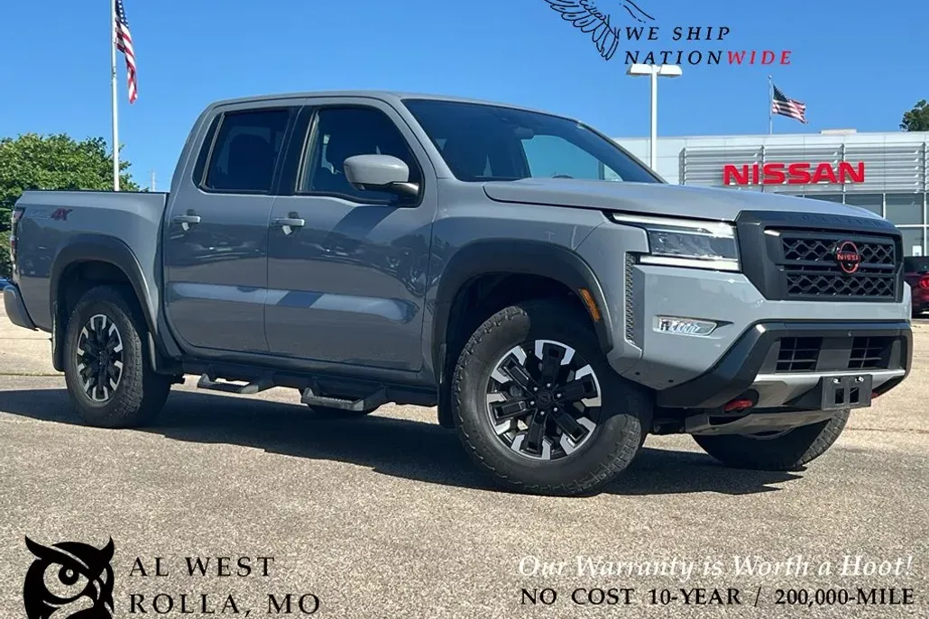2023 Nissan Frontier PRO-4X photo 1