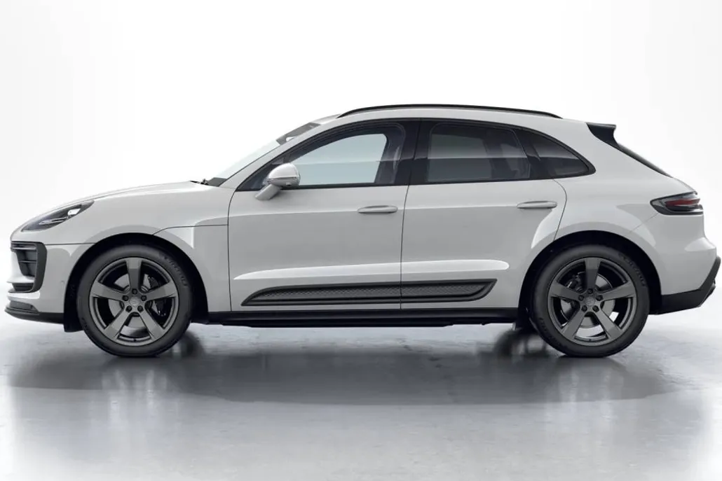 2026 Porsche Macan T photo 1