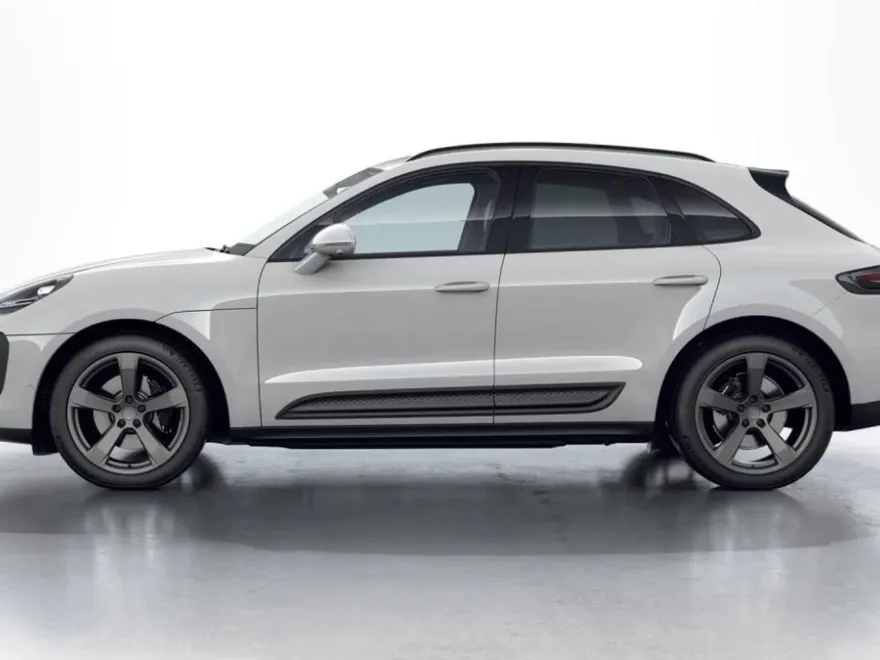 2026 Porsche Macan T photo 1