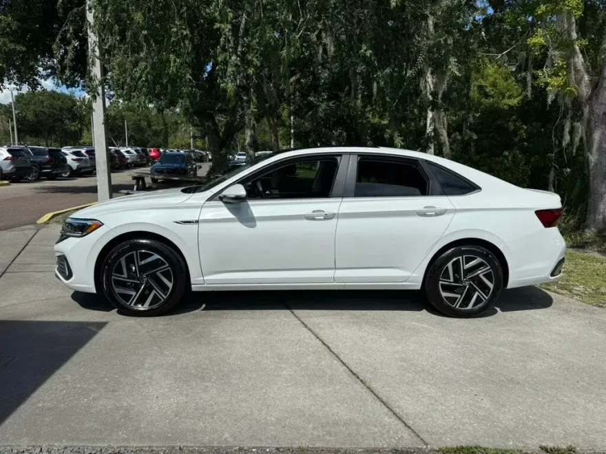 2024 Volkswagen Jetta SEL photo 1