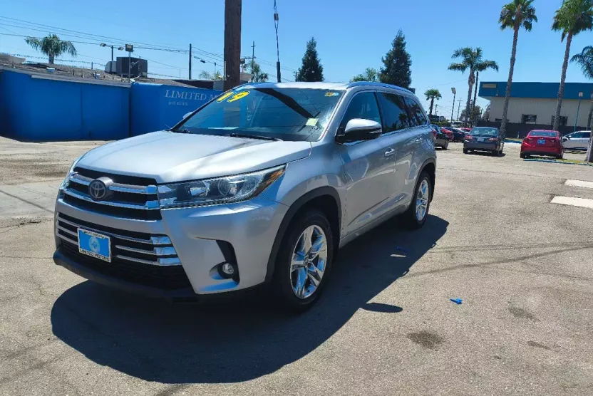 2019 Toyota Highlander Limited photo 1