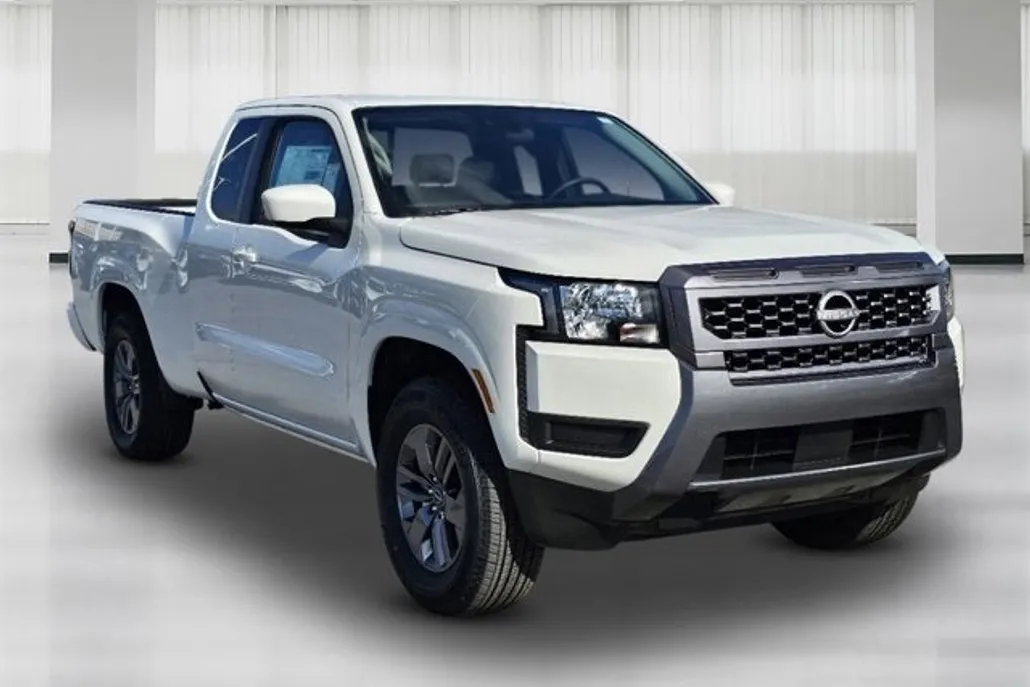 2025 Nissan Frontier SV photo 1