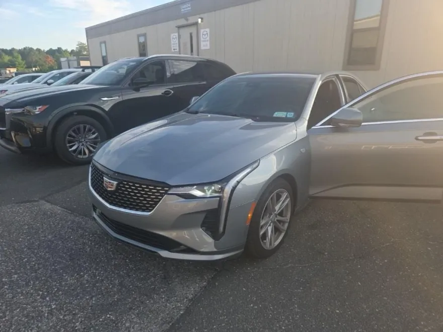 2023 Cadillac CT4 Luxury photo 1