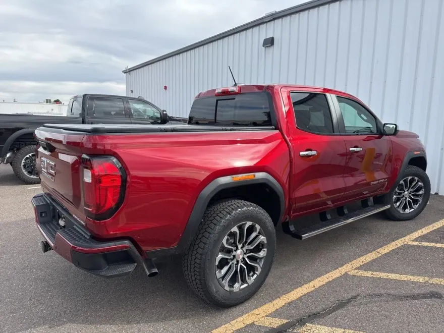 2025 Gmc Canyon Denali photo 1