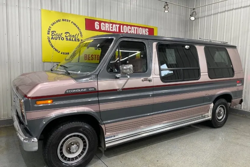 1989 Ford E-150 photo 1