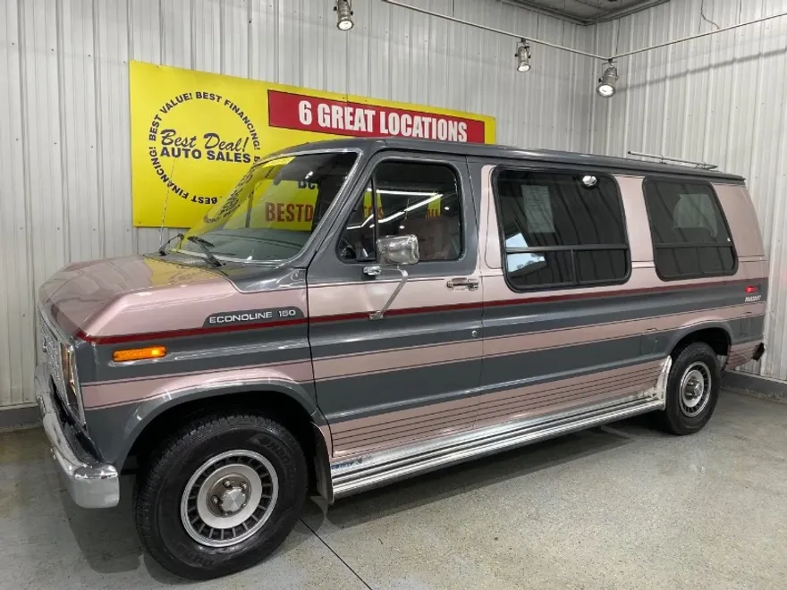 1989 Ford E-150 photo 1