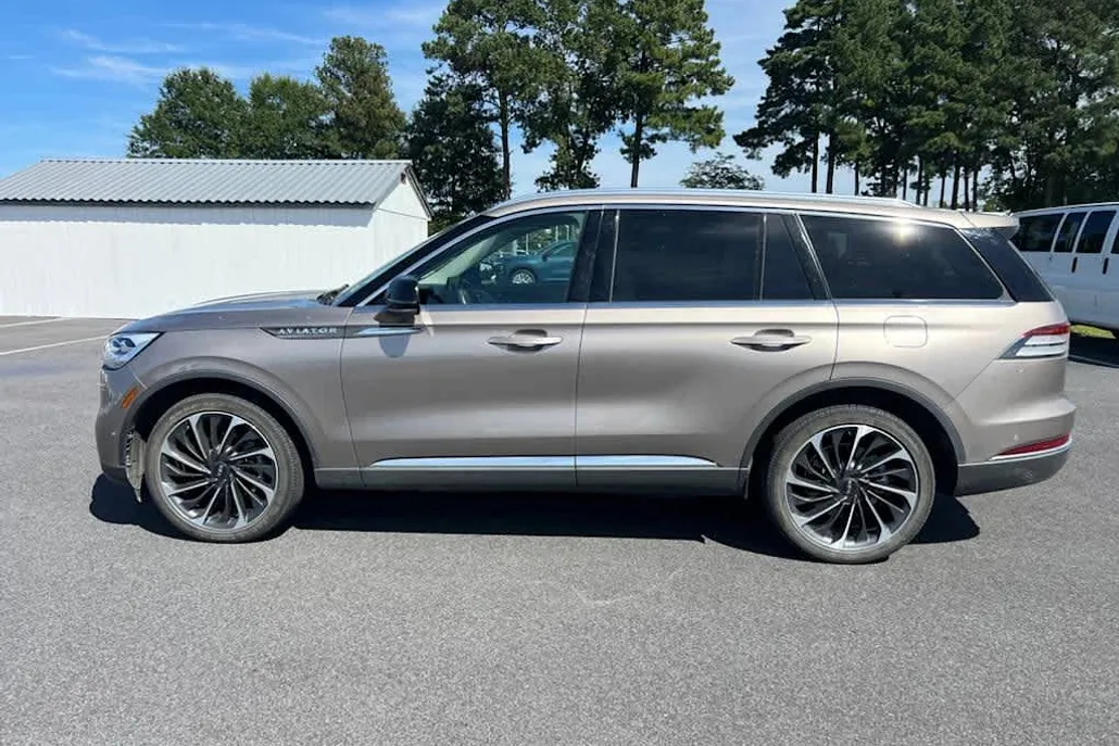 2021 Lincoln Aviator Reserve photo 1
