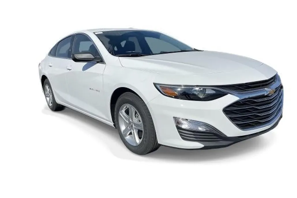 2022 Chevrolet Malibu LS photo 1